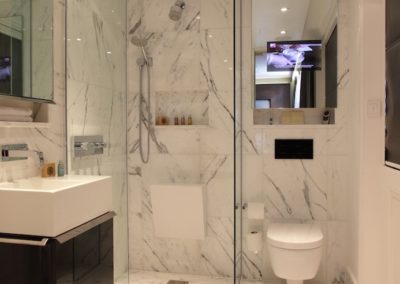 Hotel Ecclestone Square London Bathroom