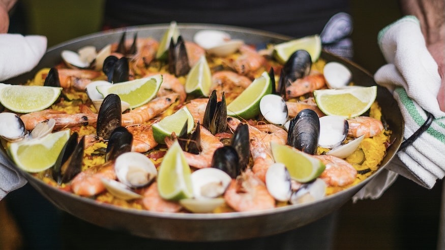 https://coolbrandz.com/wp-content/uploads/2021/10/Mediterranean-Spain-Ibiza-Food-Paella.jpg