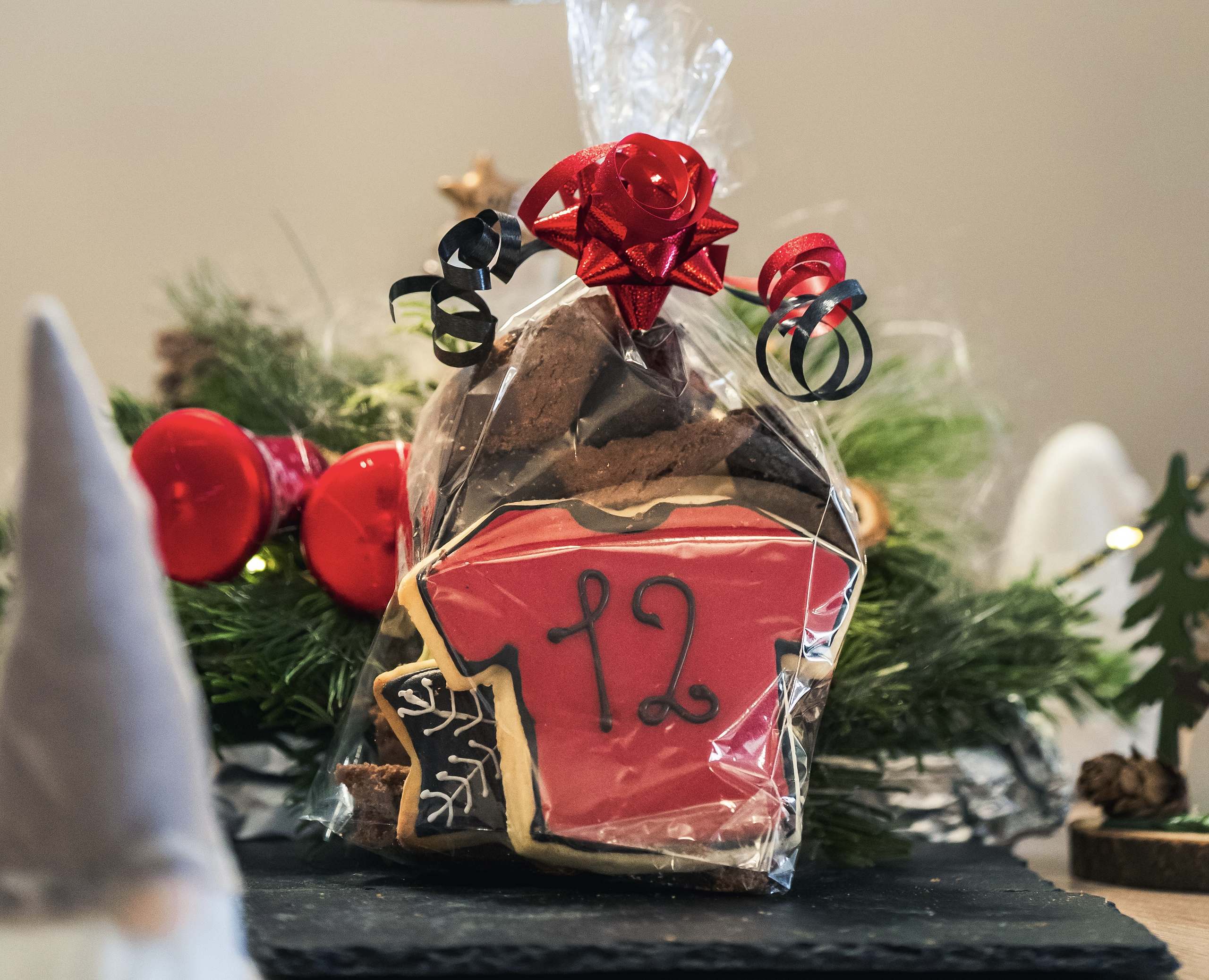 Suhl Gunslingers Cookie Mix American Football Christmas Hero Cookie #12